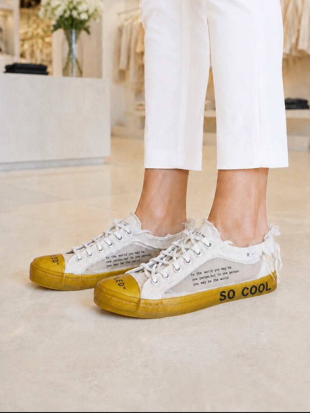 Women’s White Canvas Sneakers with Yellow Toe and Sole Accent❤️7.5